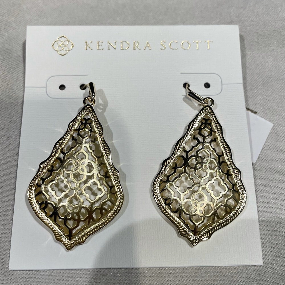 *NWT* Kendra Scott Addie Earrings Gold